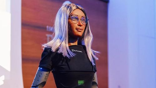 Mika, primul CEO robot cu inteligență artificială