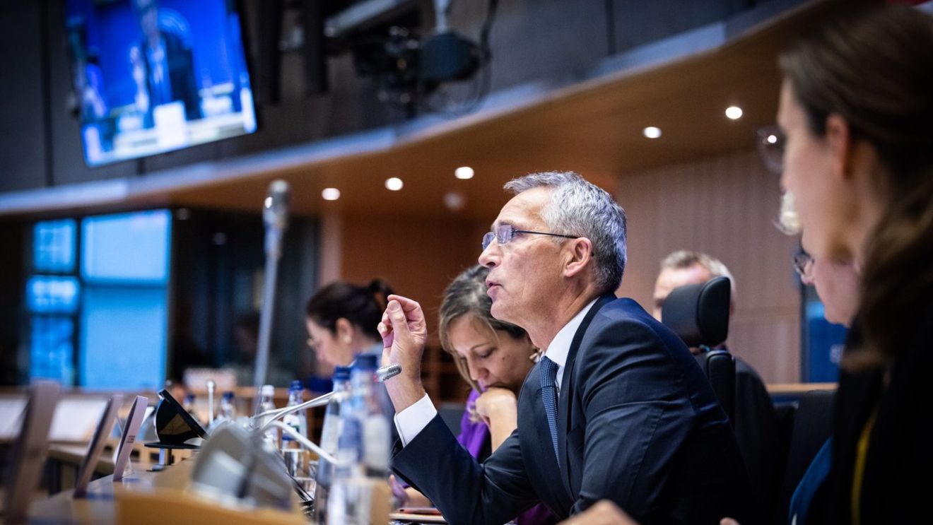 Stoltenberg: Este clar că Rusia este supusă unei presiuni puternice în Ucraina. Dacă pleacă din Herson ar fi o altă victorie pentru Kiev