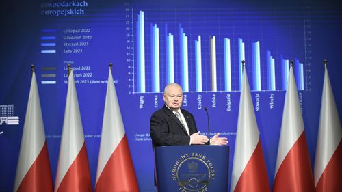 Guvernul polonez va acționa pentru a-l aduce pe șeful băncii centrale în fața unui tribunal de stat/ Executivul de la Varșovia îl ameninţă și pe fostul premier cu justiţia pentru neaccesarea fondurilor din PNRR blocate de Bruxelles