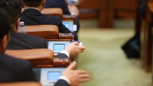 Camera Deputaților a votat proiectul de lege a învățământului preuniversitar cu 191 de voturi pentru / Printre modificări: Examen de admitere la liceu pentru 50% dintre locuri, exmatricularea elevilor, religia va fi disciplină opțională la BAC