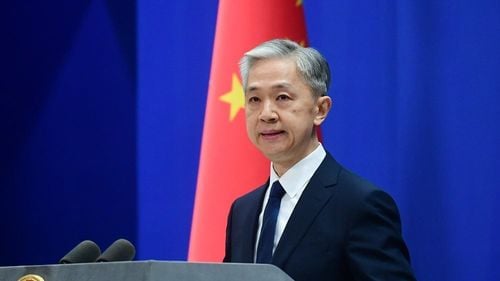 China acuză NATO că „a dat peste cap Europa” şi că a „stârnit conflicte în regiunea Asia-Pacific”, după ce șefa diplomației britanice a avertizat Beijingul că ar trebui „să respecte normele internaţionale”