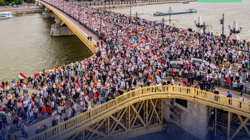 Viktor Orban vrea să dea o lege prin care blocarea podurilor în timpul protestelor să fie interzisă
