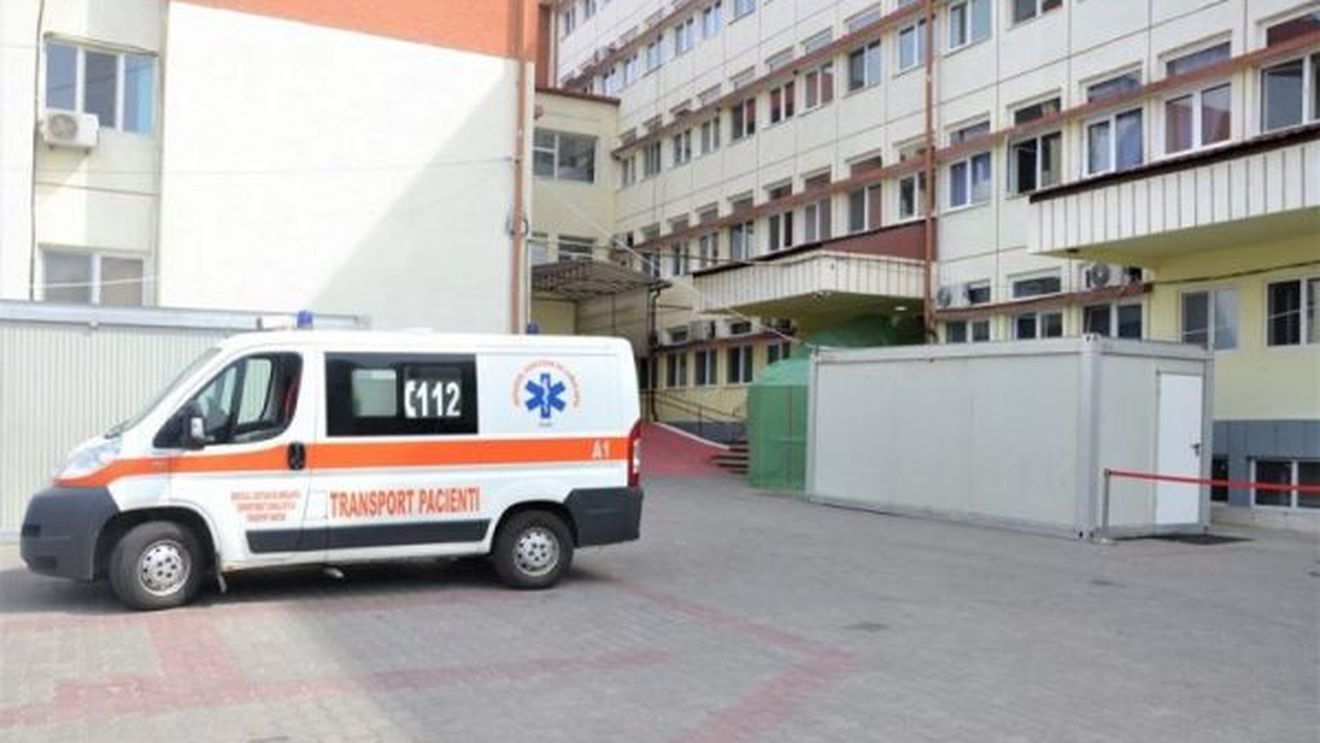 Viceprimarul din Botoșani, infectat cu COVID-19, a ajuns la spital/ Liviu Toma are 47 de ani