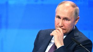 Putin bombardează instalații energetice din Ucraina la câteva ore după ce i-a spus lui Trump că va opri atacurile