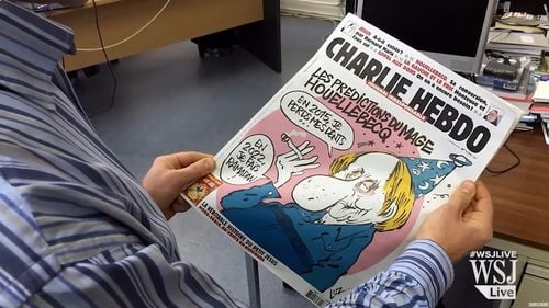 La 10 ani de la atentatele jihadiste din Paris, publicaţia satirică Charlie Hebdo nu şi-a pierdut "cheful de râs". Într-un număr special care urmează să fie publicat marţi îşi propune "să râdă de Dumnezeu" prin intermediul a aproximativ 40 de caricaturi
