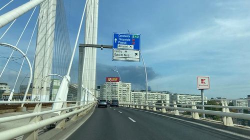 REPER cere ştergerea însemnelor legionare şi fasciste de pe Podul Basarab